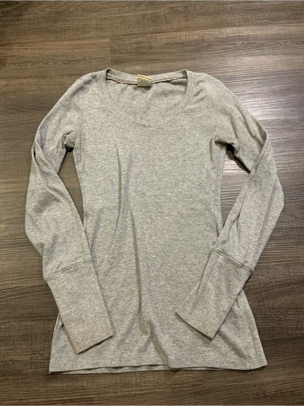 Slim Ribbed V-Neck Long Sleeve Top in Light Gray